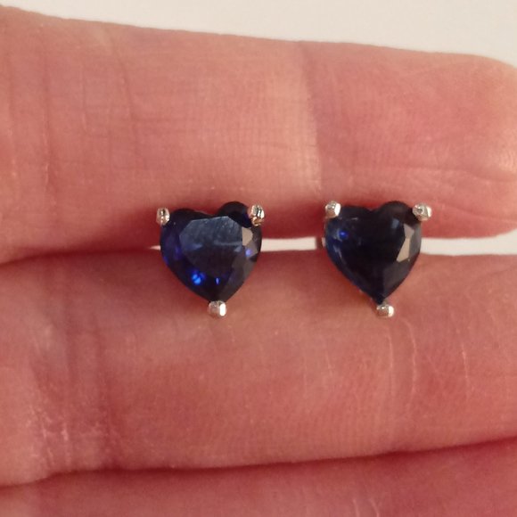 Silver Plated Navy Blue Heart Cut Diamond Zircon Stud Earrings Gorgeous Gift - Picture 5 of 6